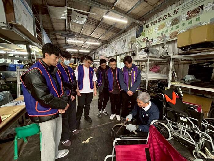 2025年12月06日 慈青志工隊 環保輔具送到家圖片