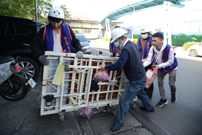 2025年11月29日 慈濟青年志工隊 環保輔具送到家圖片