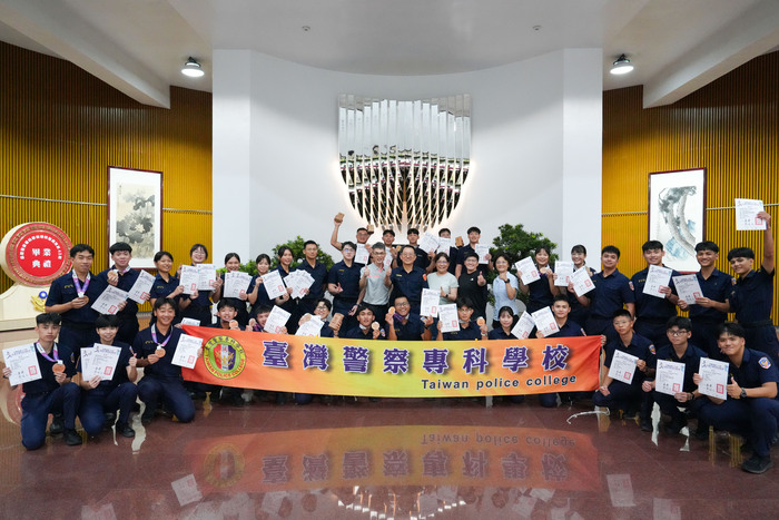 【榮耀時刻！本校115年全大運代表隊勇奪4金7銀12銅，獲校長親自頒獎讚許為校爭光。】圖片