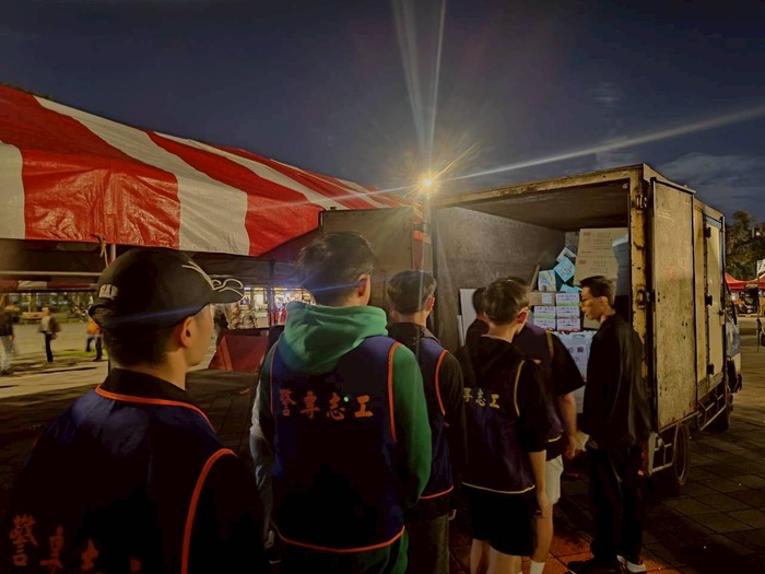 2025年11月15日 樂活志工隊 協助可樂果劇團-義賣園遊會場佈圖片