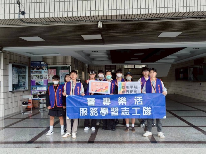 2025年11月15日 樂活志工隊 協助可樂果劇團-義賣園遊會場佈圖片